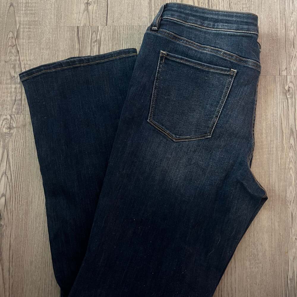 NY & Company Curvy Bootcut Jeans, Dark Wash, Women's Size 12 Average NWT - Picture 4 of 5